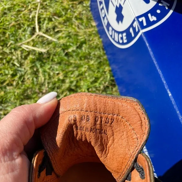 Olive green leather Birkenstock shoes - Picture 8 of 10